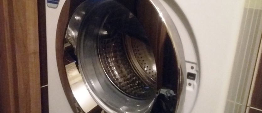 Nie żyje trzylatek, który zatrzasnął się w pralce