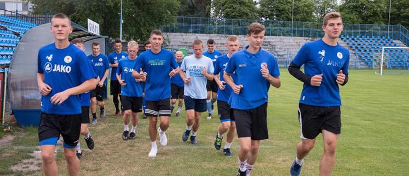 Piłka nożna. Błękitni z Topolskim i Baranowskim