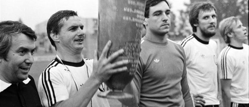 Piłka nożna. Legenda Legii, kat Pogoni, trener Błękitnych