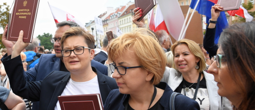Parlamentarzyści opozycji opuścili Zgromadzenie Narodowe
