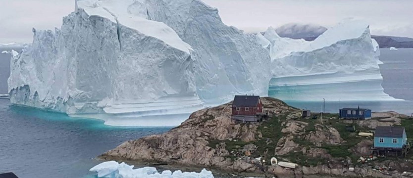 Góry lodowa w natarciu na wybrzeże Grenlandii. Ewakuowano mieszkańców