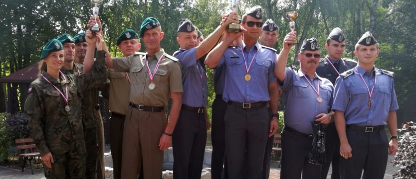 Spadochroniarstwo. Szczeciniaka wicemistrzem Wojska Polskiego