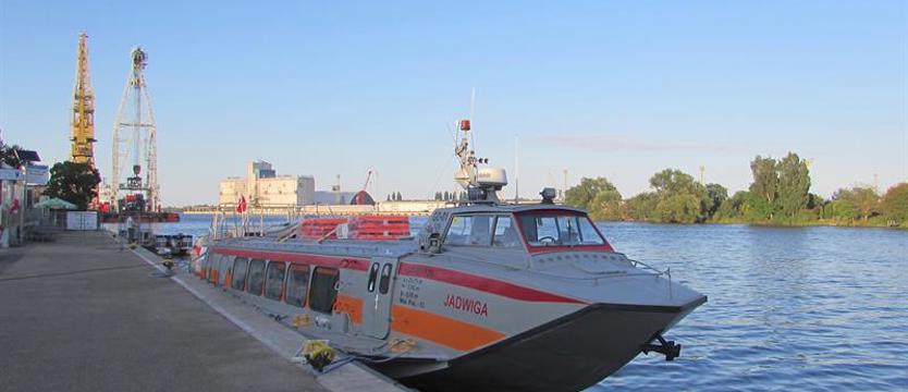 „Jadwiga” znów stoi