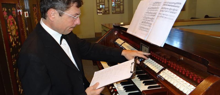 Czwartki dla melomanów. Zagra Ennio Cominetti