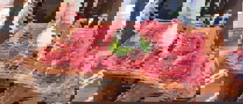 Skandal z masowym podrabianiem wysokiej jakości szynki