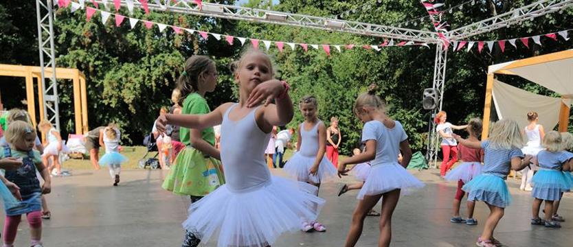 Baśniowo i muzycznie w "Różance"