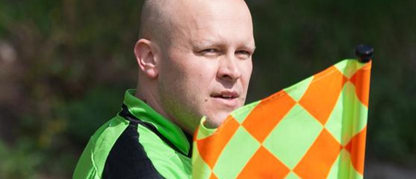 Piłka nożna. Szkolą sędziów i trenerów