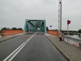 Most w Gryfinie zamknięty dla pojazdów i pieszych