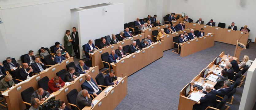 Burzliwa ostatnia sesja sejmiku