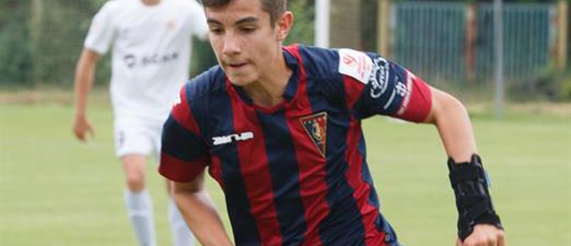 Piłka nożna. Remis w derbowym meczu na szczycie