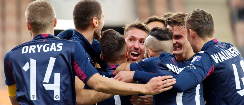 Piłka nożna. Pogoń dominująca i zwycięska