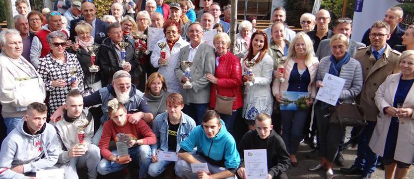 Cały Szczecin w kwiatach. Czapki z głów – wiwat zwycięzcy!