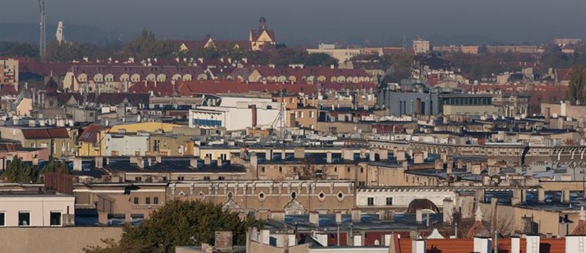 Nowoczesna: Pieniądze leżą na szczecińskich dachach