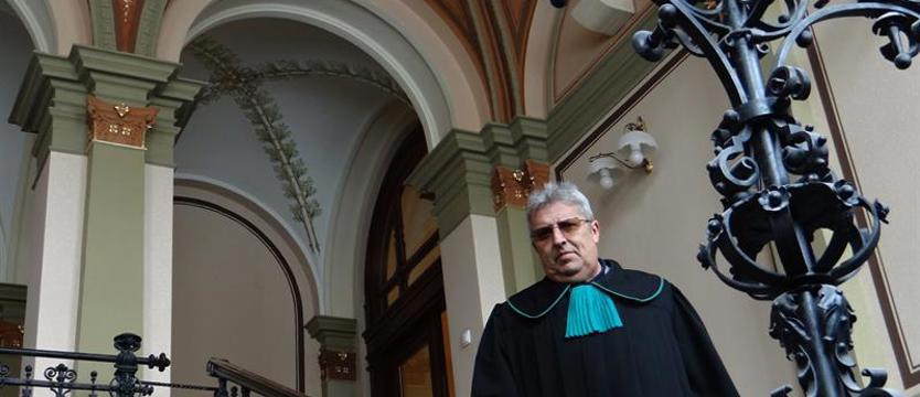 „Pelikan”: w rolach głównych adwokat i miasto