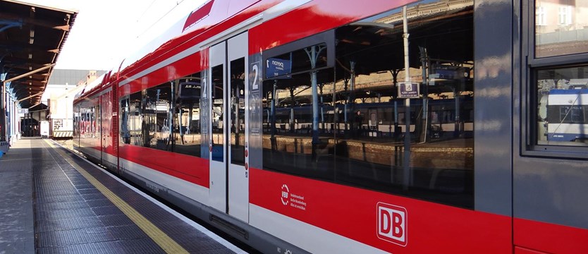 Autobusy na kolejowej trasie do Niemiec zostają dłużej