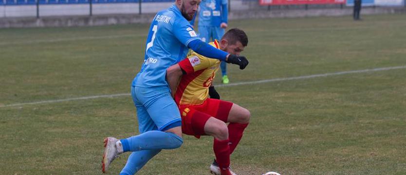 Piłka nożna. Błękitni uratowali mecz