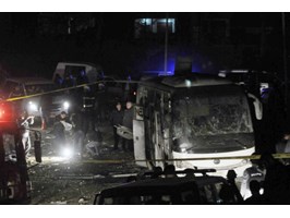 Zamach bombowy na autokar w pobliżu piramid w Gizie. Turyści ofiarami