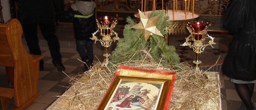 Boże Narodzenie w cerkwi. Ikona i krzyż grekokatolików