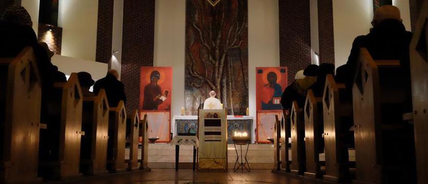 Więcej wiernych w kościołach