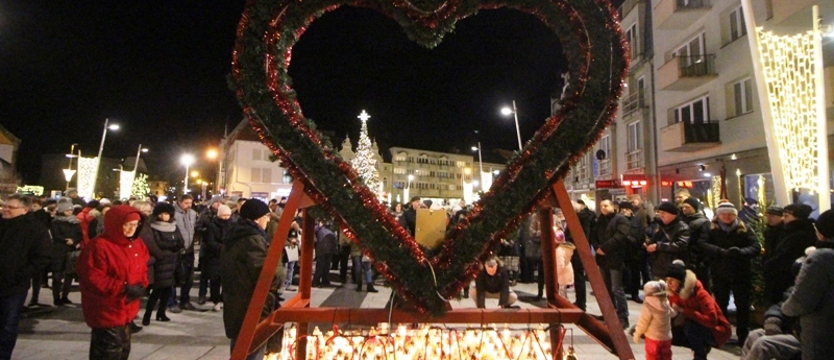 Świnoujścianie oddali hołd Adamowiczowi