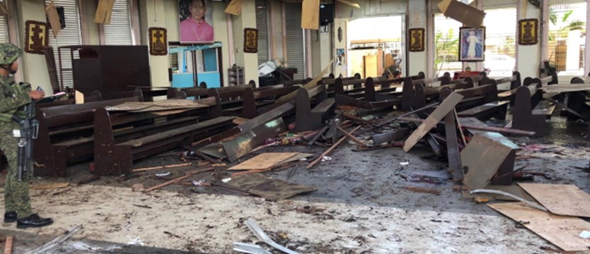 Kilkadziesiąt osób zginęło w wybuchach bomb w katedrze na Filipinach