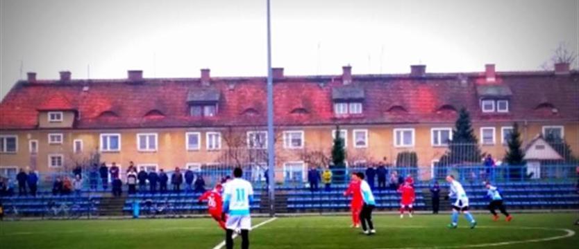 Piłka nożna. Błękitni wygrali w sparingu