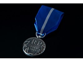 Medal dla Danuty Szyksznian-Ossowskiej