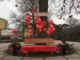 Walentynkowa ławeczka w Dziwnowie