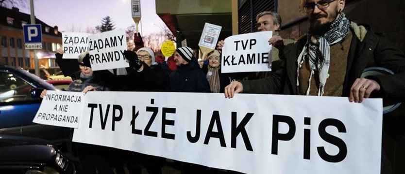 Manifestowali przed siedzibą TVP w Szczecinie