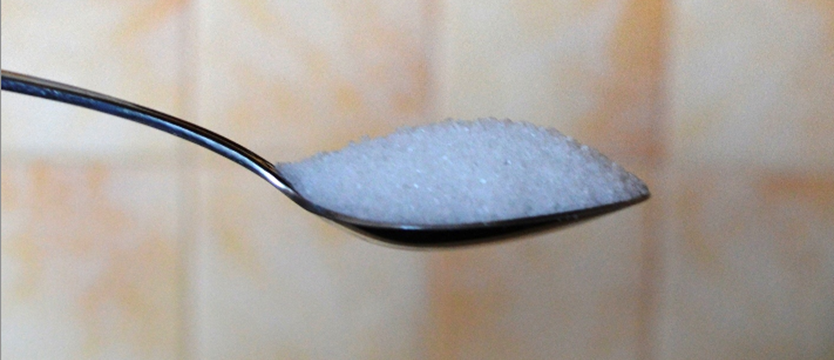Polacy jedzą rocznie 12 kg więcej cukru przetworzonego niż 10 lat temu