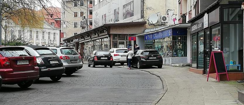 Na styku: plac, kultura, polityka