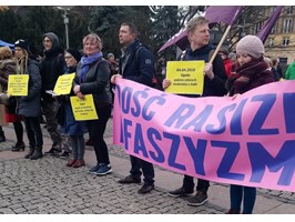 Przeciwko rasizmowi na pl. Lotników w Szczecinie