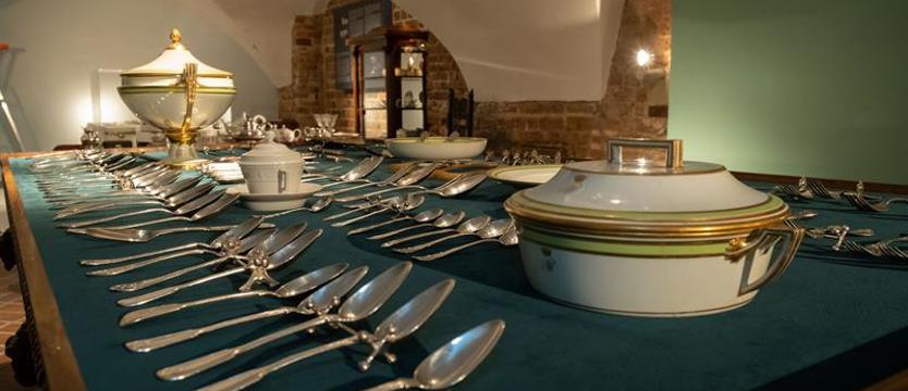 Porcelana, szkło i sztućce. Przedostatni wykład