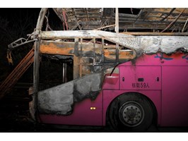 26 osób zginęło w płonącym autobusie