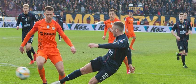 Piłka nożna. Piłkarz z liczbami