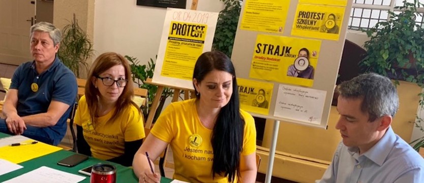 Ponad tysiąc nauczycieli strajkuje w Koszalinie