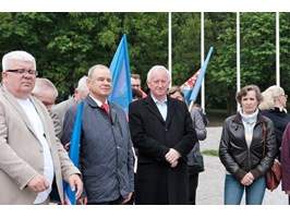 Pierwszomajowa uroczystość pod pomnikiem Czynu Polaków