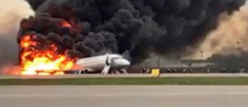 W awaryjnym lądowaniu samolotu w Moskwie zginęło 41 osób