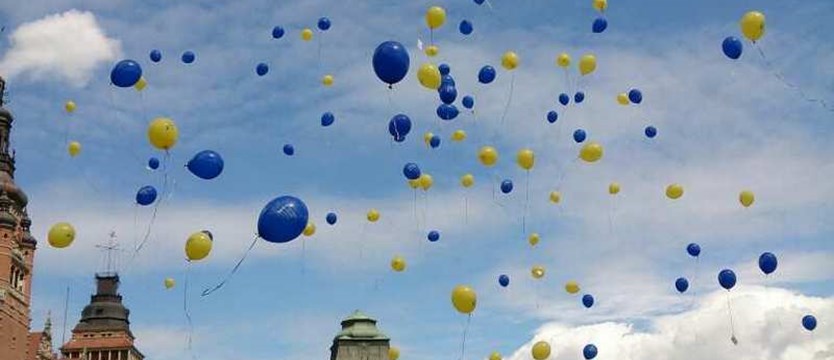 Dzień Europy. Balony z życzeniami