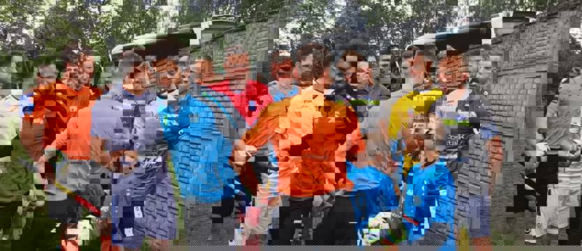 Piłka nożna. Świt zremisował z liderem