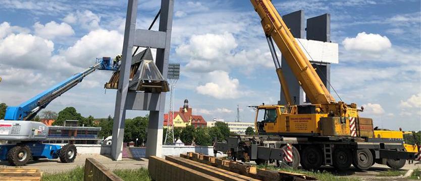 Piłka nożna. Dachu już nie ma