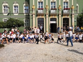 Przedszkolaki zatańczyły poloneza na pożegnanie
