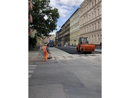 Ulica Małkowskiego z nowym asfaltem