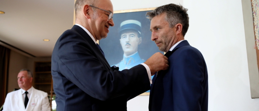 Himalaista Piotr Tomala odebrał francuską Legię Honorową