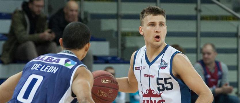 Koszykówka. Schenk ze Szczecina do Torunia