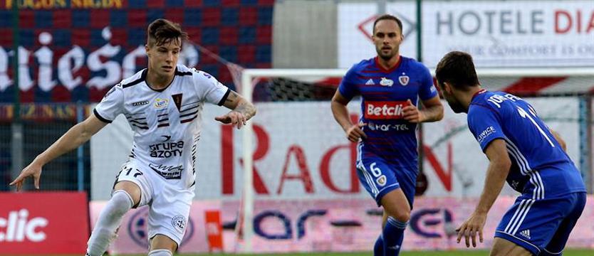 Piłka nożna. Pogoń za transferami