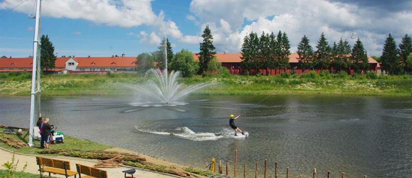 Biała flaga w Wodnej Dolinie