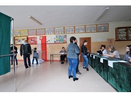 Głosowanie ruszyło bez przeszkód. Szczecin w czołówce  liczby naruszeń ciszy wyborczej