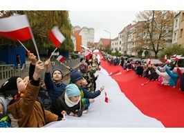 Z wielką flagą przez Szczecin