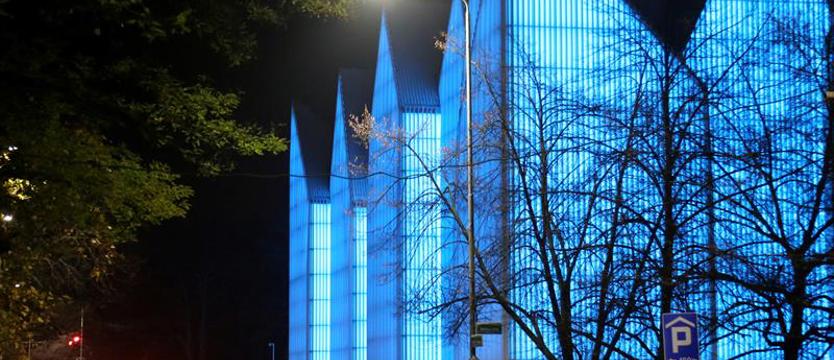 Filharmonia zaświeci na niebiesko i fioletowo z okazji ważnych dni